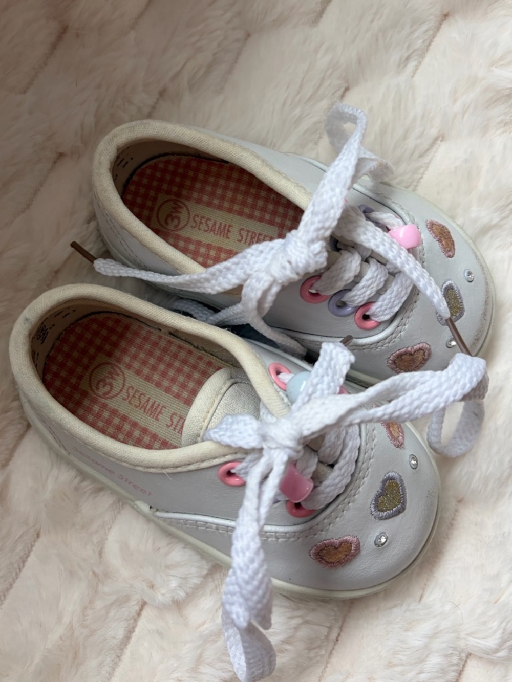 Vintage Sesame Street White Girl’s Sneakers with Pink Heart Accents Y2K